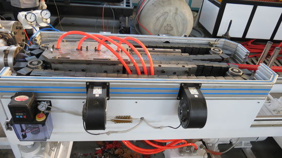 doppel-wandige gewölbte Fertigungsstraße des Rohr-3-6m/min Plastik-PET-HDPE-PVC