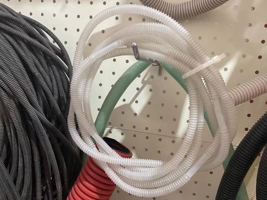 10-32mm einzelne Wand-gewölbte Rohr-Verdrängungs-Linie rohr-Maschine PVCs DES PET-pp. Atmungs
