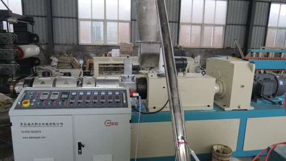 PET durchlöcherte Loch-Übertragungskabel-Rohr-Extruder-Maschine Plum Blossom Grille Tubes Withs 7 oder 9