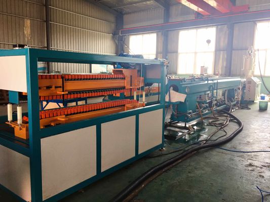 Linie 100kg/H Plum Blossom Plastic Pipe Production für begrabenen Faden-Kabel-Schutz