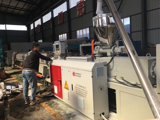 Plastik-PVC-Abwasser-elektrischer Leitungsrohr-Extruder vollautomatisch