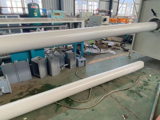 Kunststoff-PVC-Rohrextrudermaschine automatisch für die Wasserversorgungsentwässerung