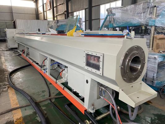 Wasserversorgung und Abflussrohr PVC-Rohr-Verdrängungs-Linie, die Maschine herstellt