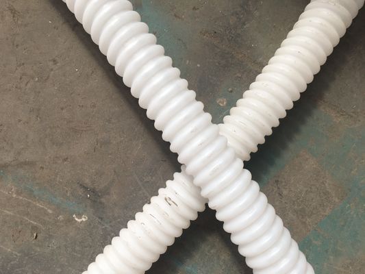 PET Kohlenstoff-gewundene gewölbte Rohr-Verdrängungs-Linie Kunststoffrohr-Extruder-Maschine
