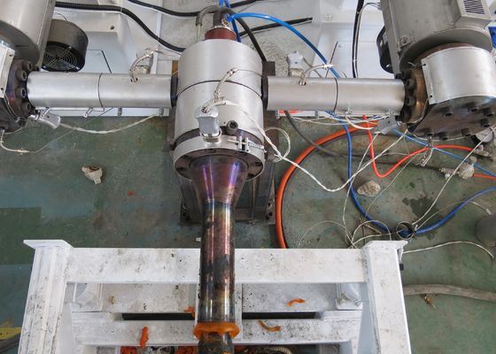 Rohr-Maschinen-Kunststoffrohr-Fertigungsstraße 30kgh 17mm doppel-wandige gewölbte