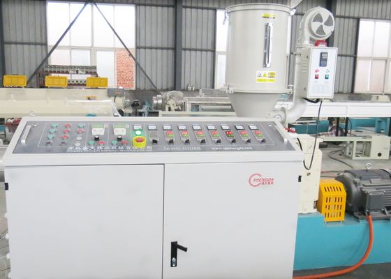Gewölbtes Rohr PVCs 120mm, das Maschine herstellt