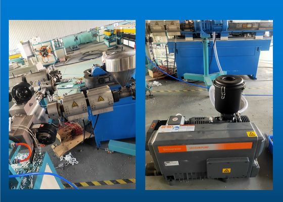 Einzelne Kabel-Jacken-Verdrängungs-Maschine der Schrauben-270kg/H