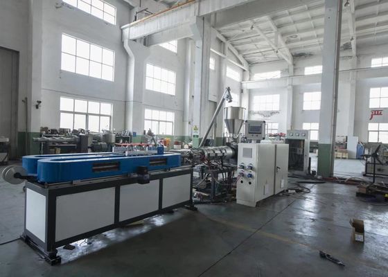 800mm PVC-Wasser-Abwasser-gewölbte Rohr-Verdrängungs-Linie 15m/Min
