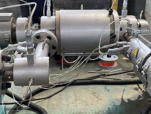 200-500mm einzelne Wand-gewölbte Rohr-Verdrängungs-Linie/Herstellungs-Maschine