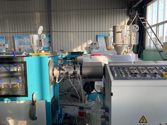 25-100mm HDPE pp. Kohlenstoff-Wickelfalzrohr-Plastikmaschinen-Fertigungsstraße